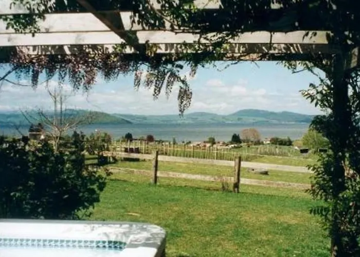 Couette-café A Panoramic Country